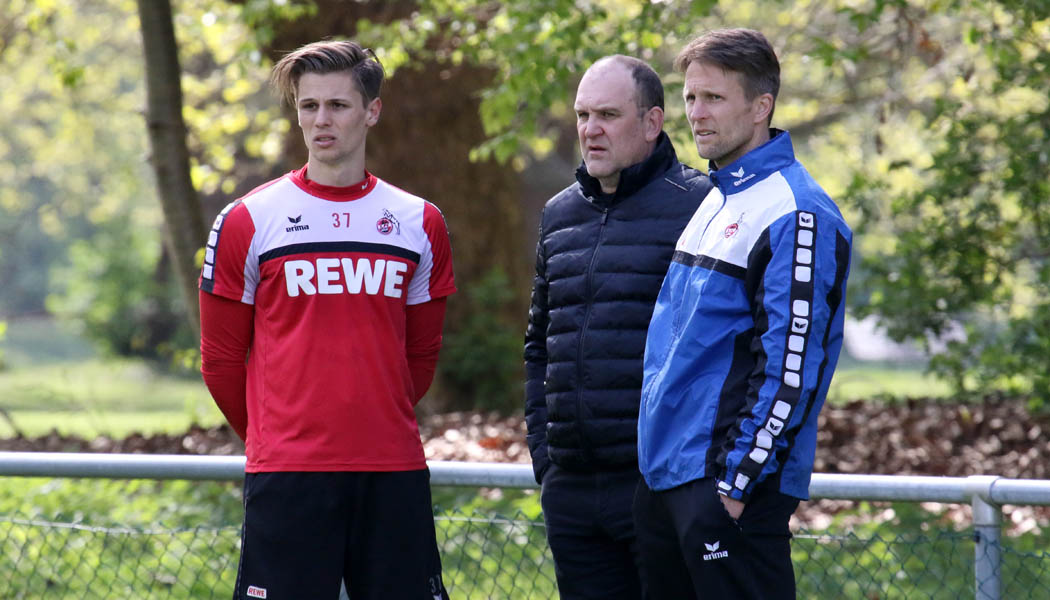 Daniel Mesenhöler, Jörg Schmadtke und Alexander Bade im April 2016 im FC-Training. (Foto: GBK)