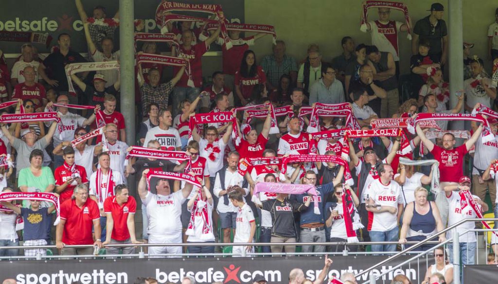 Die Fans des 1. FC Köln im Spiel gegen den FC Bologna. (Foto: B. Bopp)