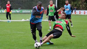 Dominique Heintz im Duell mit Anthony Modeste. (Foto: GBK)