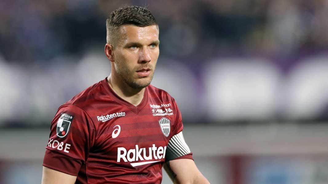 Podolski wartet auf Anruf: Heldt macht Tür zum FC auf