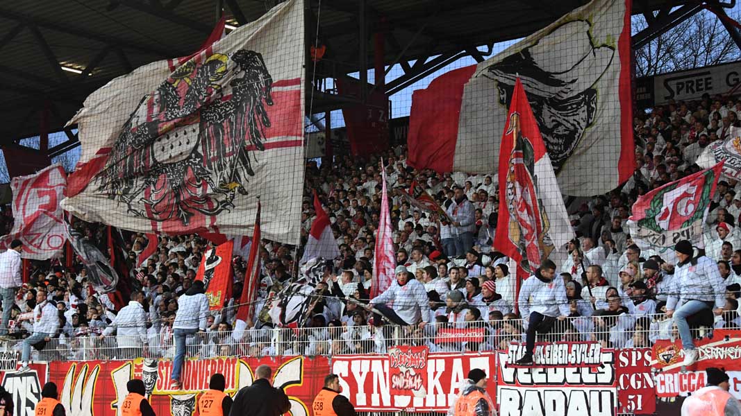 Häme für FC-Profis: Fans forderten Lukas Podolski