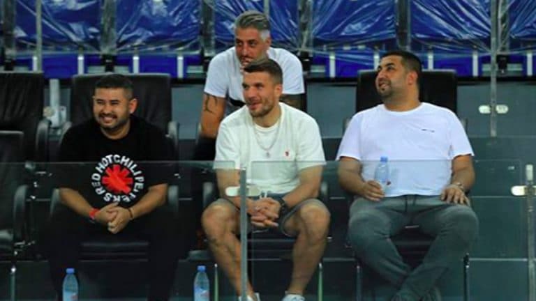 Podolski nach Malaysia? Knoche wohl keine Höwedes-Alternative