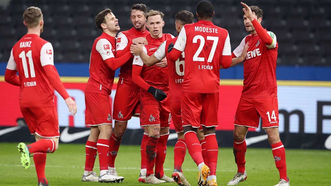 Der 1. FC Köln bejubelt den Sieg in Berlin. (Foto: IMAGO)