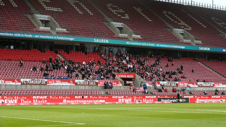 Mit 10.000 Fans gegen Freiburg: FC verzichtet auf juristische Prüfung