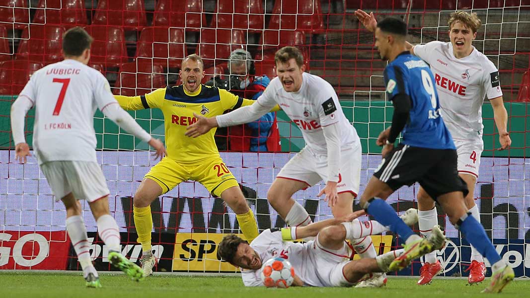 Die Abwehr des 1. FC Köln um Marvin Schwäbe. (Foto: Bucco)