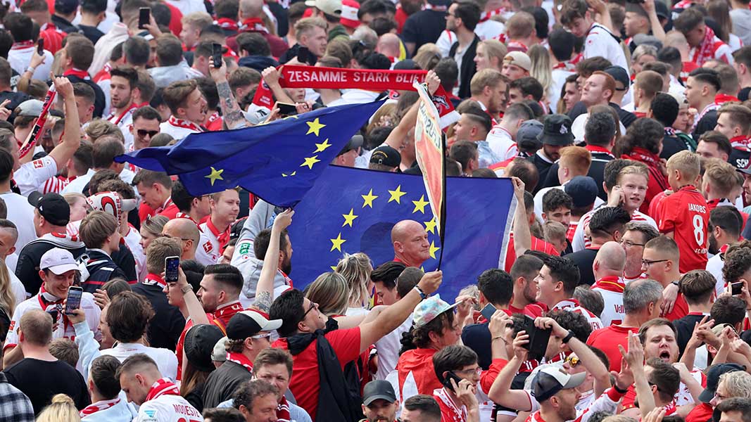 Der 1. FC Köln feiert die Rückkehr nach Europa. (Foto: Bucco)