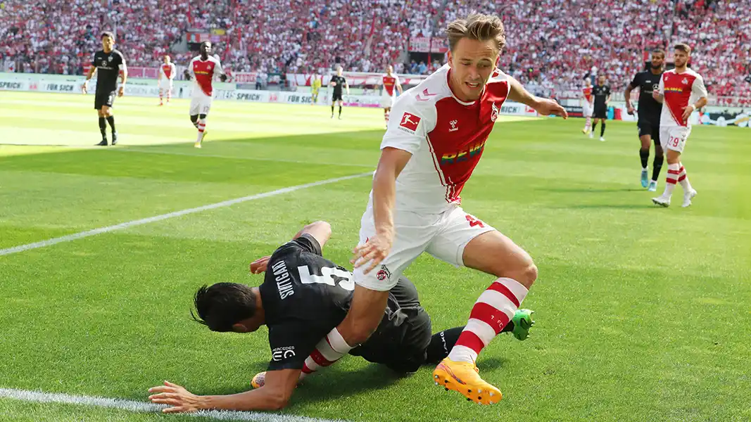Der Moment des Unglücks: Mathias Olesen verletzte sich gegen Stuttgart am Sprunggelenk. (Foto: Bucco)