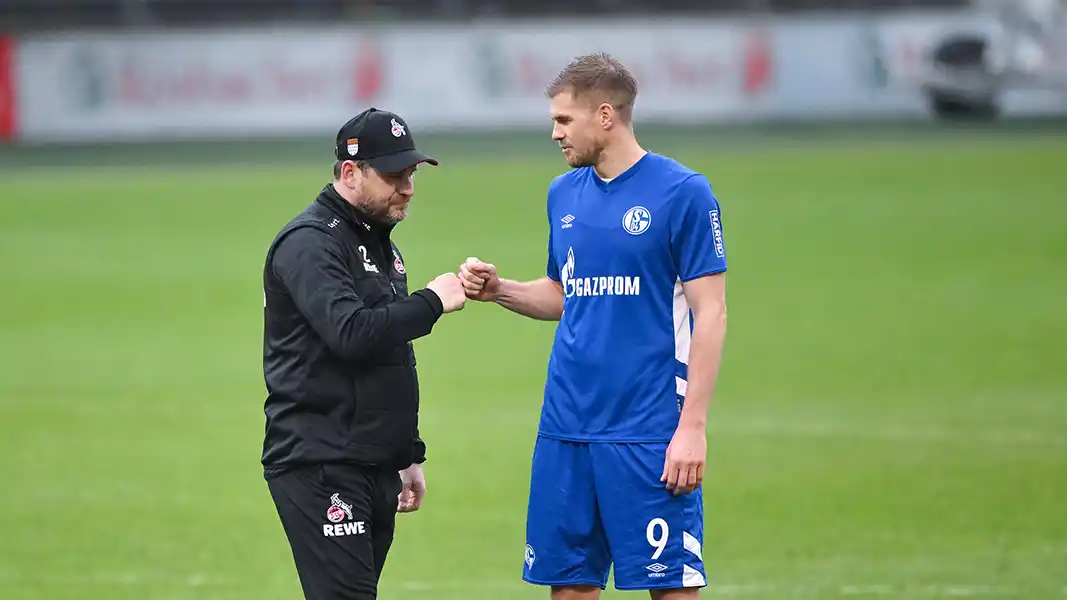 Steffen Baumgart und Simon Terodde in der vergangenen Saison nach einem Testspiel zwischen dem FC und Schalke. (Foto: IMAGO / Team 2)