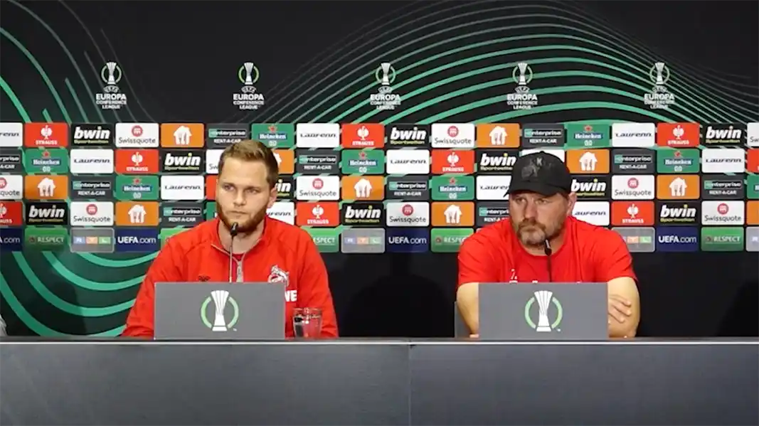 Benno Schmitz und Steffen Baumgart auf der Pressekonferenz vor dem Spiel gegen den 1. FC Slovacko. (Foto: 1. FC Köln)