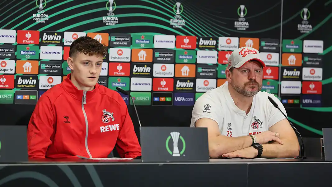 Eric Martel und Steffen Baumgart auf der Pressekonferenz vor dem Spiel gegen Nizza. (Foto: Bucco)