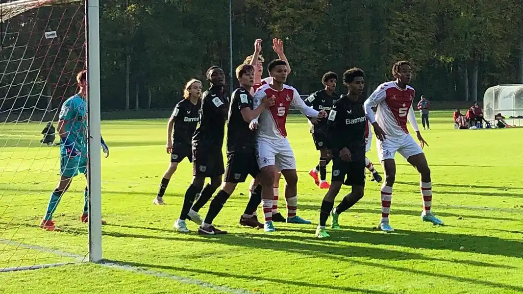 Szenen aus dem Spiel des 1. FC Köln gegen Bayer Leverkusen. (Foto: Lars Tetzlaff)