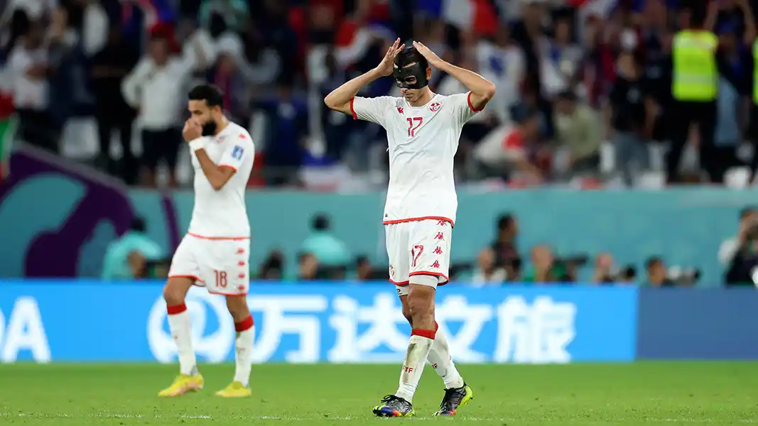 Ellyes Skhiri ist mit Tunesien bei der WM ausgeschieden. (Foto: IMAGO / Xinhua)