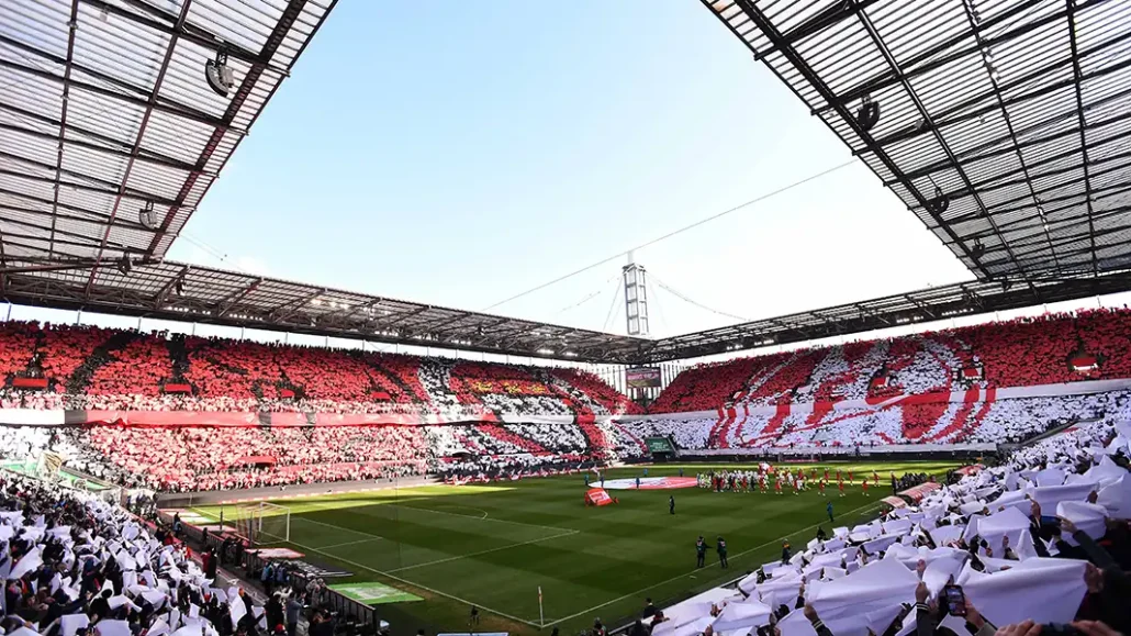 Die große Geburtstags-Choreografie zum 75. des 1. FC Köln. (Foto: IMAGO)