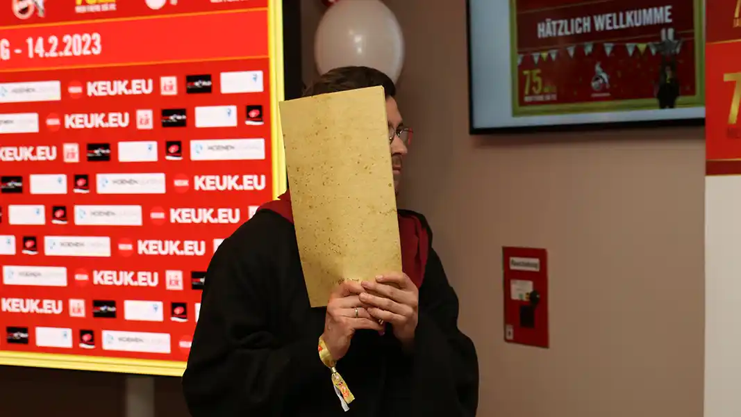 Der öffentlichkeitsscheue Jonas Hector als Harry Potter. (Foto: GEISSBLOG)