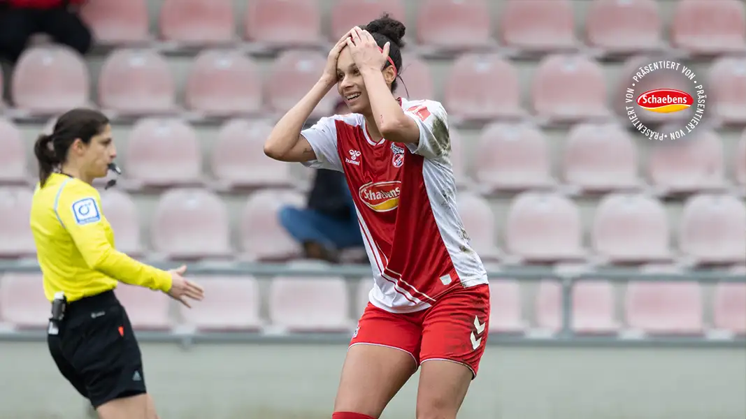 Genessee Puntigam nach ihrer vergebenen Chance gegen Leverkusen. (Foto: Eichinger)