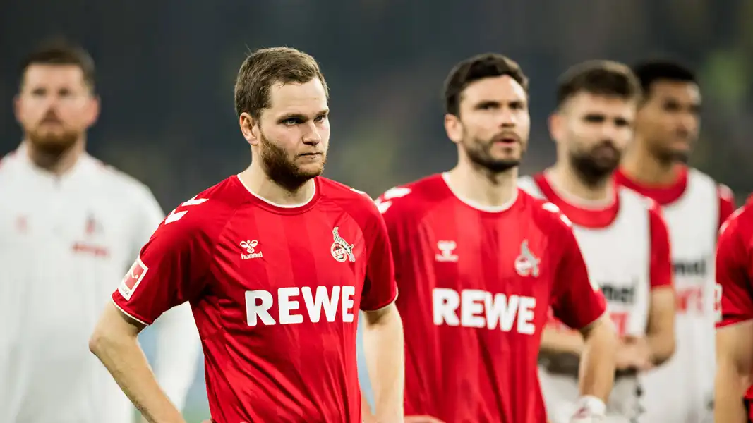Benno Schmitz und Jonas Hector bedröppelt in Dortmund. (Foto: IMAGO / Beautiful Sports)