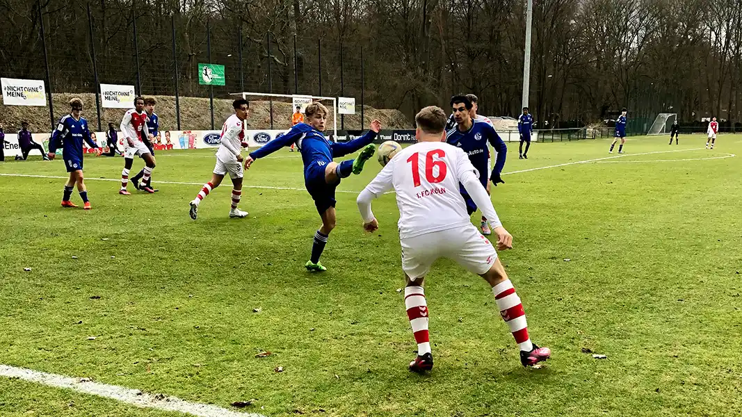 Traumtor entscheidet: U17 verliert gegen “erwachsene” Schalker Meister