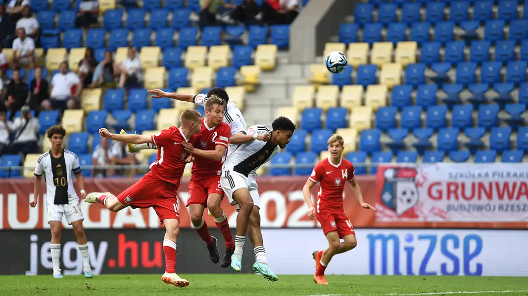 Die deutsche U17-Nationalmannschaft, hier mit Almugera Kabar, hat gegen Polen das EM-Finale erreicht. (Foto: IMAGO / ZUMA Wire)