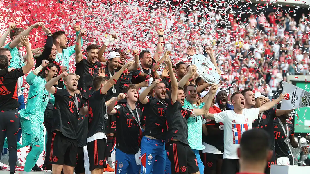 Die Bayern bejubeln in Köln ihre elfte Meisterschaft in Folge. (Foto: Bucco)