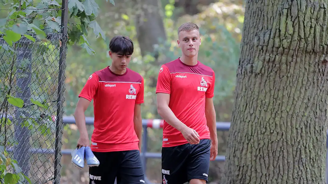 Jens Castrop und Marvin Obuz, hier im Jahr 2020 auf dem Weg zum Profitraining des 1. FC Köln. (Archivbild: Bucco)