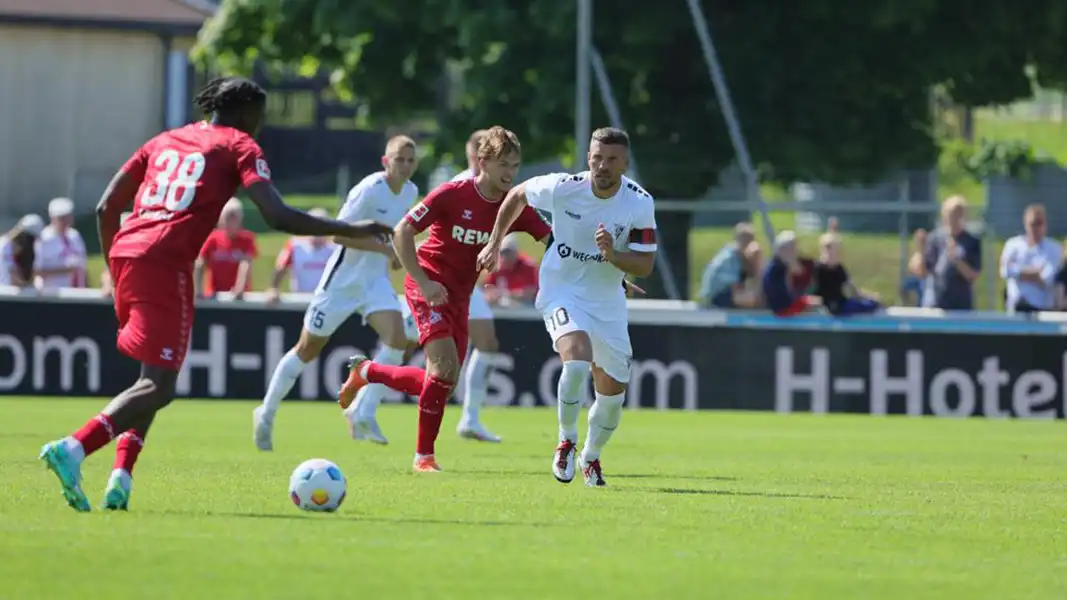 Lukas Podolski im Spiel gegen den 1. FC Köln. (Foto: Bucco)