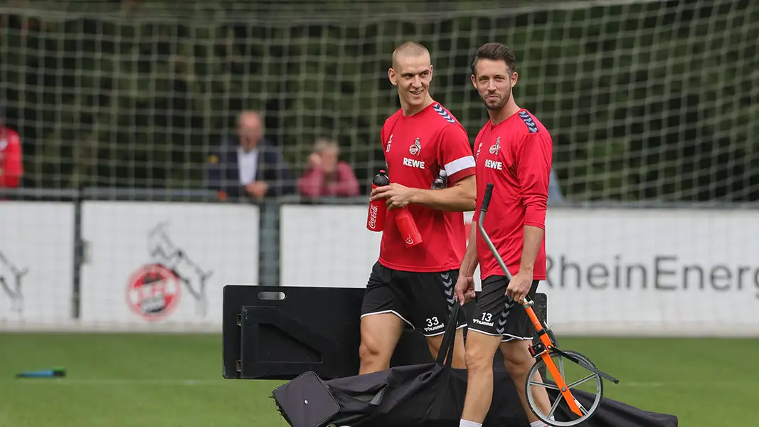 Florian Dietz und Mark Uth am Dienstag auf dem Trainingsplatz. (Foto: Bucco)