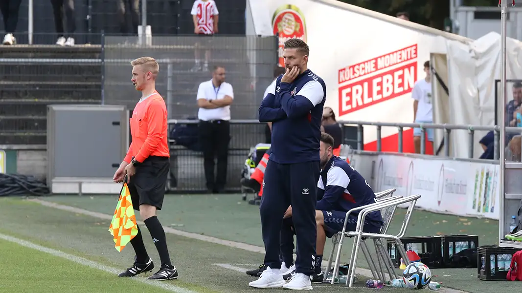 Trainer Jakob Strehlow ist mit der U17 des 1. FC Köln tabellarisch nur Mittelmaß. (Foto: GEISSBLOG)