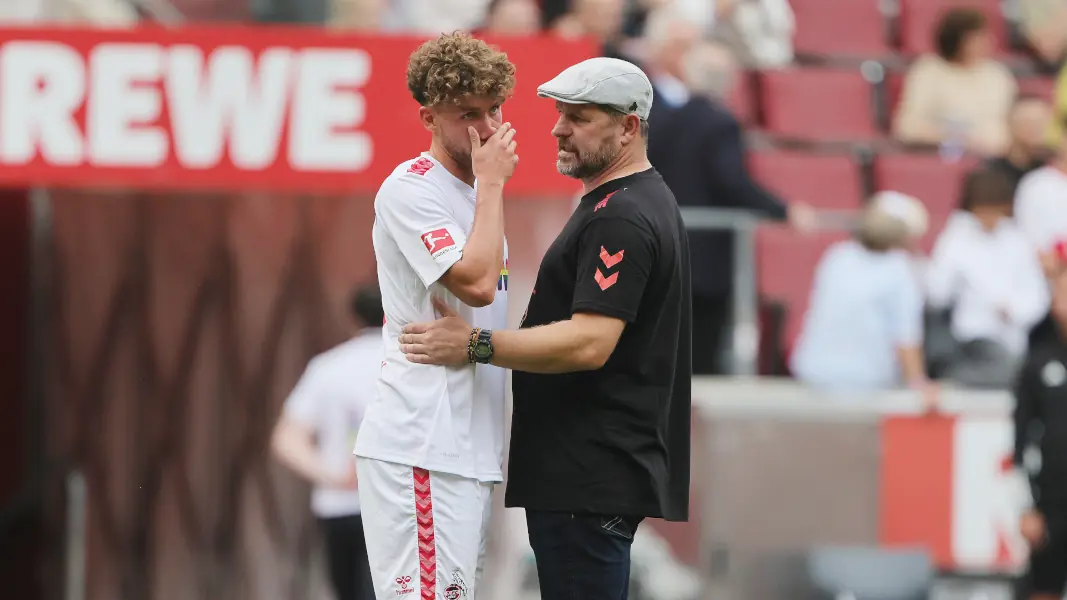 Steffen Baumgart mit Luca Waldschmidt. (Foto: Bucco)