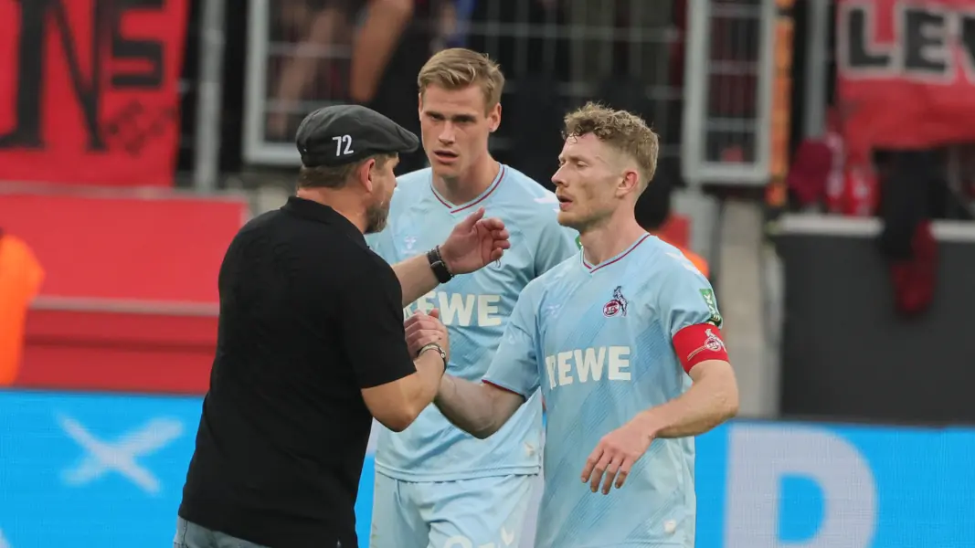 FC-Trainer Steffen Baumgart mit Steffen Tigges und Florian Kainz. (Foto: Bucco)