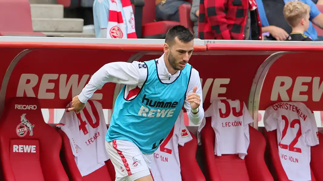 Sargis Adamyan machte sich gegen den VfB Stuttgart vergeblich warm. (Foto: Bucco)