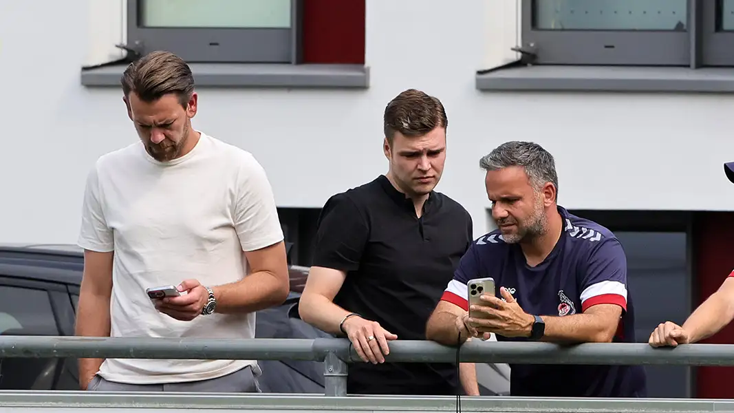 Thomas Kessler, Lukas Berg und U21-Trainer Evangelos Sbonias. (Foto: Bucco)