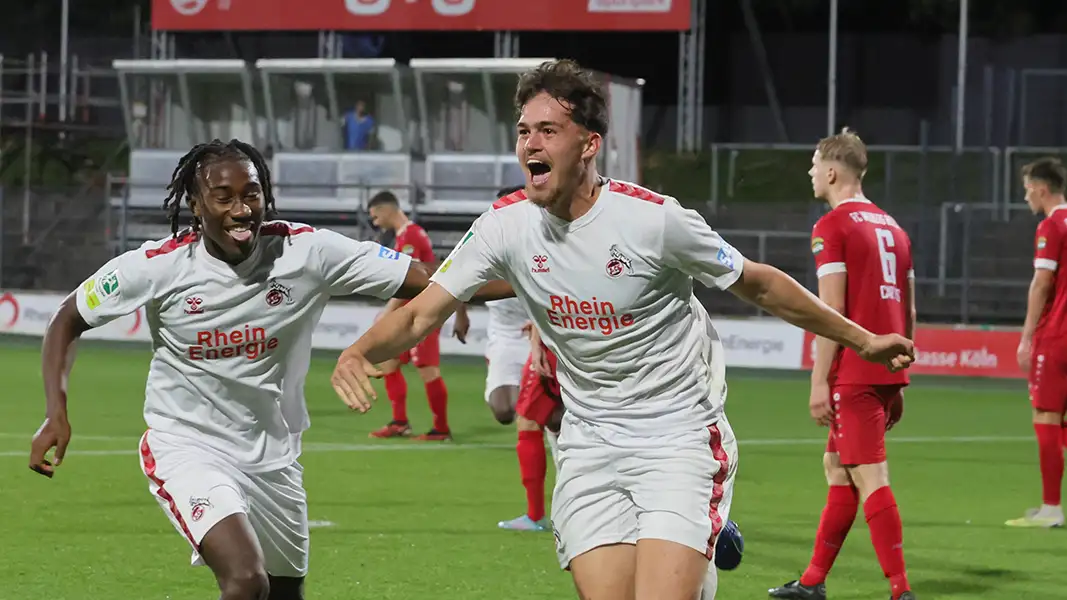 Joao Pinto und Rijad Smajic jubeln: Gewinnt die U21 auch beim SC Paderborn? (Foto: Bucco)