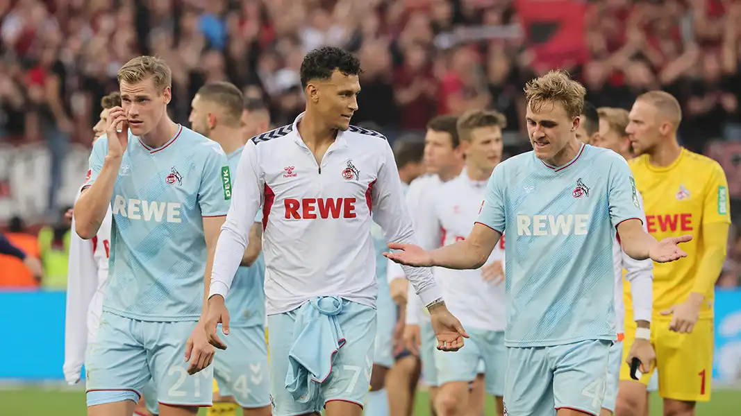 Ratlose Gesichter und Aufarbeitung nach der Derby-Pleite in Leverkusen. (Foto: Bucco)