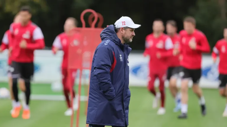 Nur noch zwei Profis fehlen: FC gegen Augsburg mit vollen Reihen