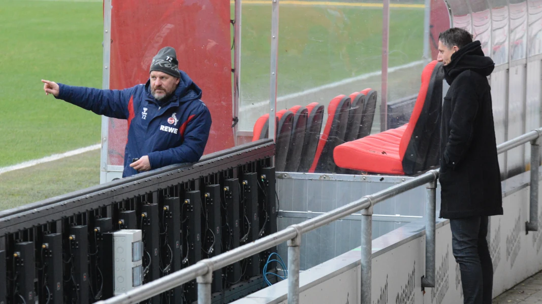 Steffen Baumgart und Sportchef Christian Keller nach dem Darmstadt-Abschlusstraining im Franz-Kremer-Stadion. (Foto: GEISSBLOG)