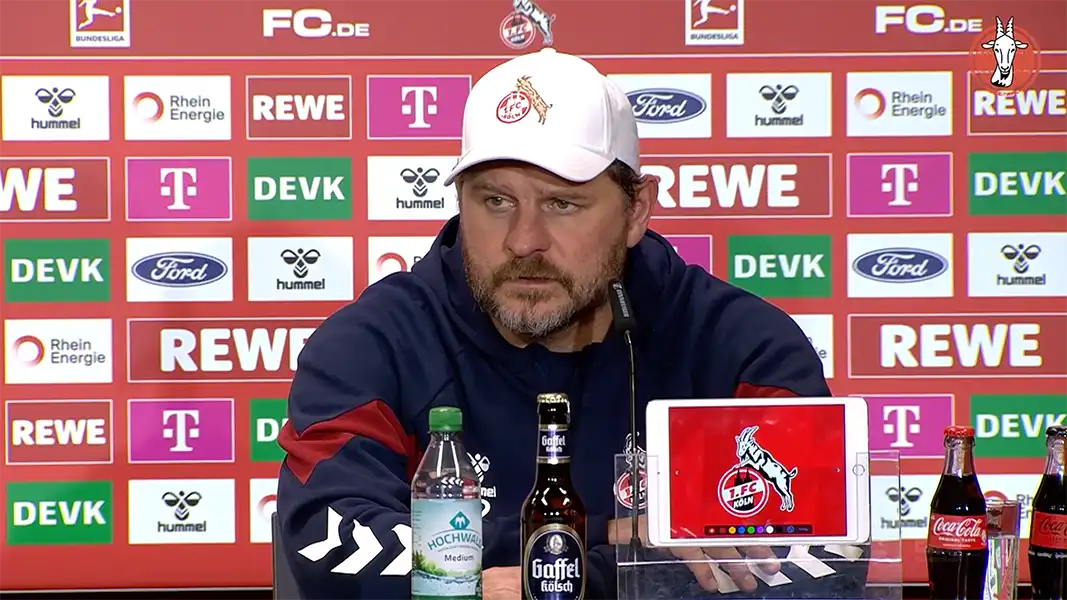 Steffen Baumgart auf der Pressekonferenz nach dem Spiel gegen den FC Augsburg. (Foto: 1. FC Köln)