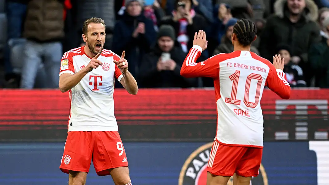 Das Erfolgs-Duo des FC Bayern: Harry Kane und Leroy Sané. (Foto: IMAGO / Ulmer/Teamfoto)
