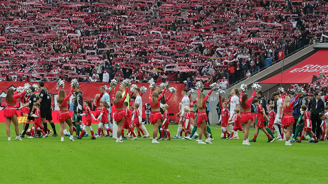 Seit fast 20 Jahren spielt der 1. FC Köln im 2004 eingeweihten RheinEnergieStadion. (Foto: Bucco)