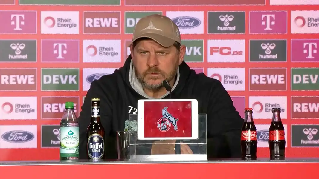 Steffen Baumgart auf der Pressekonferenz nach dem Spiel gegen Mainz. (Foto: 1. FC Köln)