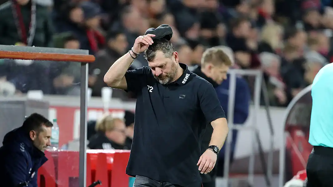 Steffen Baumgart ist nicht glücklich mit dem Weg des 1. FC Köln. (Foto: Bucco)
