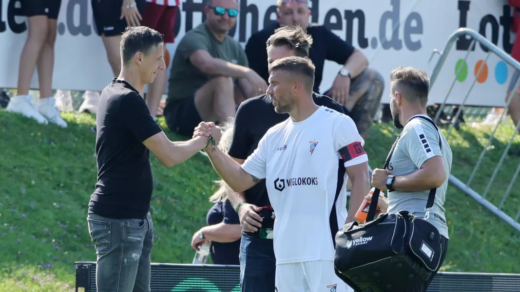 Lukas Podolski und Christian Keller trafen bereits im Sommer-Trainingslager in Österreich aufeinander. (Foto: Bucco)