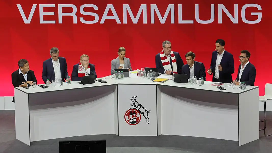 Die FC-Bosse auf der Mitgliederversammlung im September 2023. (Foto: Bucco)
