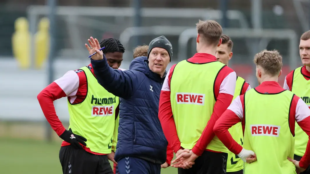 Timo Schultz und seine Mannschaft während der Hoffenheim-Vorbereitung. (Foto: Bucco)