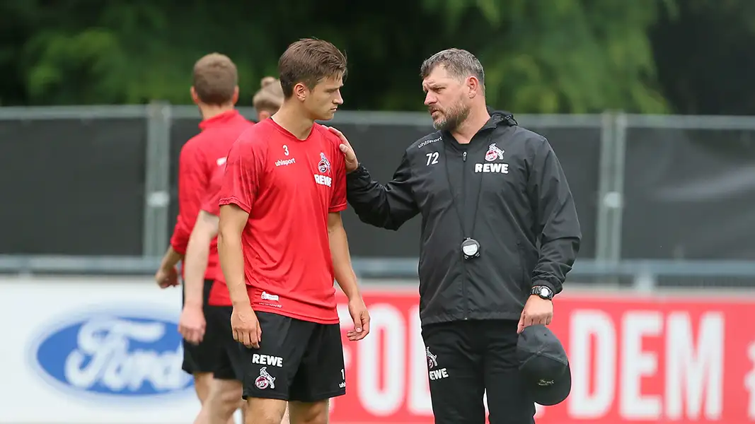 Kürzlich noch beim FC, nun zusammen beim Hamburger SV: Noah Katterbach und Steffen Baumgart. (Foto: Bucco)