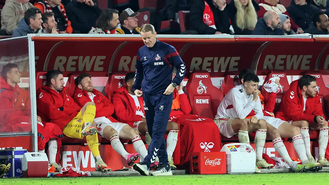 Ein enttäuschter Timo Schultz nach der 0:1-Niederlage gegen Werder Bremen. (Foto: Bucco)
