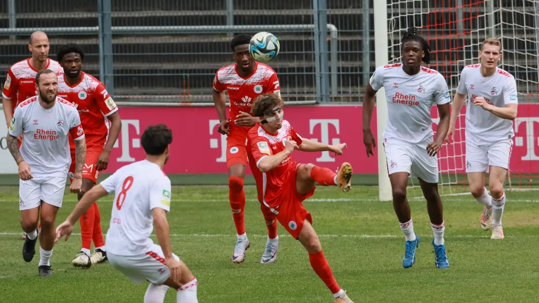 Die U21 unterlag am Samstagnachmittag im Franz-Kremer-Stadion Oberhausen. (Foto: Bucco)