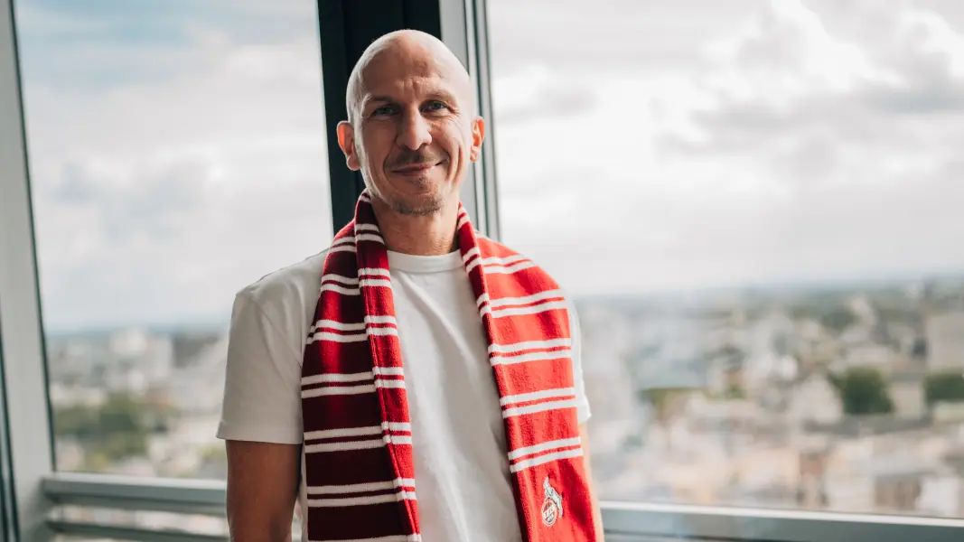 Gerhard Struber nach seiner Unterschrift beim 1. FC Köln. (Foto: 1. FC Köln)