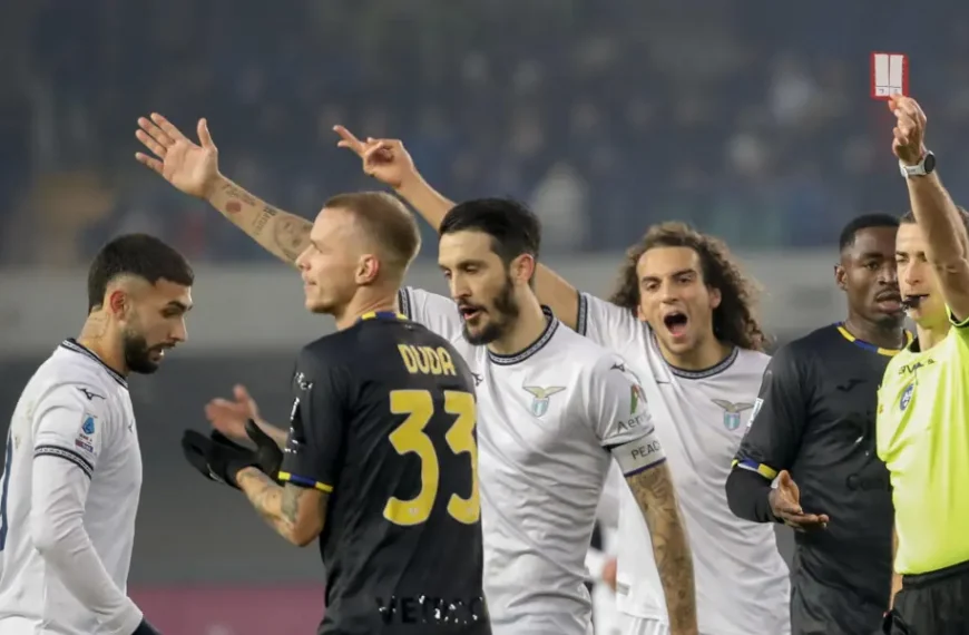 Im Dezember flog Ondrej Duda gegen Lazio Rom vom Platz. (IMAGO / ZUMA Press)