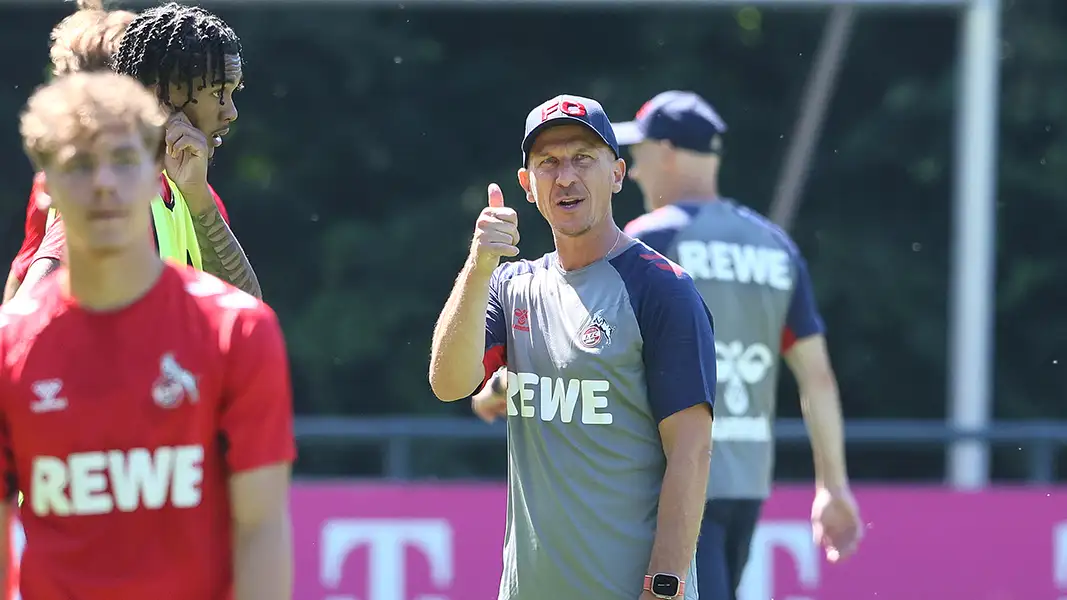 Gerhard Struber in seiner ersten Woche als Trainer des 1. FC Köln auf dem Platz. (Foto: Bucco)
