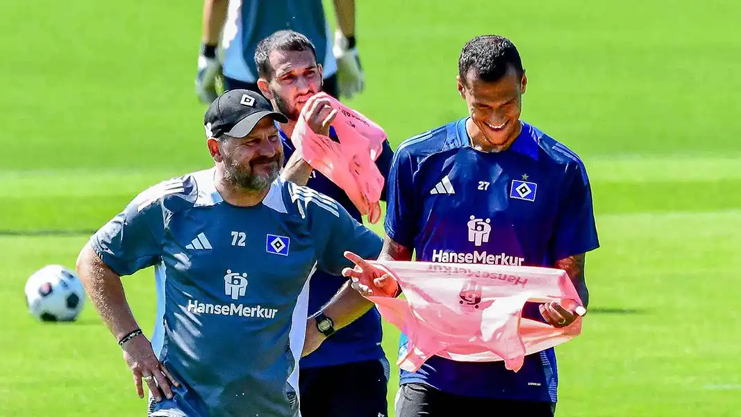 Steffen Baumgart und Davie Selke am Mittwoch im Training. (Foto: IMAGO / Oliver Ruhnke)